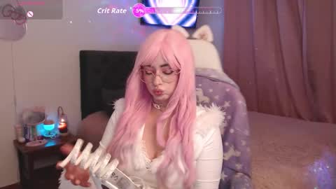 peacherry_ online show from November 2025 12:43:01 AM