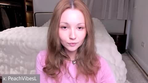 Lili online show from October 2025 05:28:01 AM