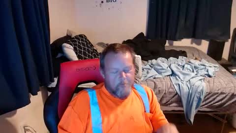 Snapshot of pecker40 chatting on November 2025 01:03:02 AM pecker40 online show from November 2025 01:03:02 AM