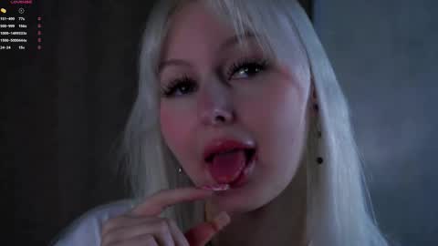 Snapshot of peek_in_my_window chatting on October 2025 02:09:02 AM tony online show from October 2025 02:09:02 AM