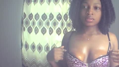 Snapshot of peetyface chatting on October 2025 12:49:02 PM Lizzy online show from October 2025 12:49:02 PM