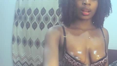 Snapshot of peetyface chatting on October 2025 11:05:02 PM Lizzy online show from October 2025 11:05:02 PM