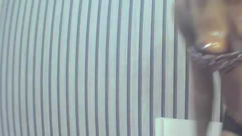 Snapshot of peetyface chatting on October 2025 08:36:02 PM Lizzy online show from October 2025 08:36:02 PM