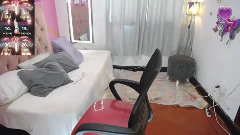 Snapshot of peneelopeecute chatting on October 2025 03:42:01 PM peneelopeecute online show from October 2025 03:42:01 PM