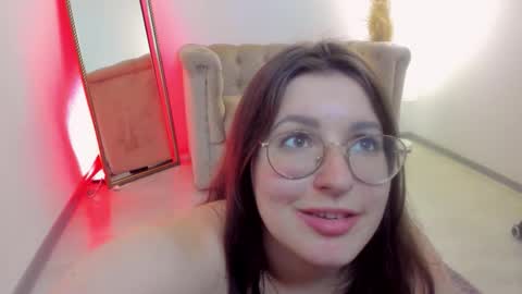 Snapshot of peneloppa_star chatting on September 2025 04:45:02 AM Hi Im Peneloppa online show from September 2025 04:45:02 AM