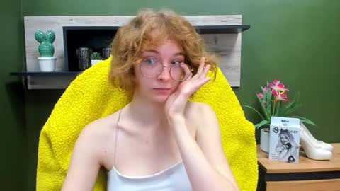 Snapshot of penny_lust chatting on September 2025 06:50:02 AM Penny online show from September 2025 06:50:02 AM