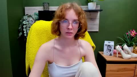 Snapshot of penny_lust chatting on October 2025 06:14:02 AM Penny online show from October 2025 06:14:02 AM