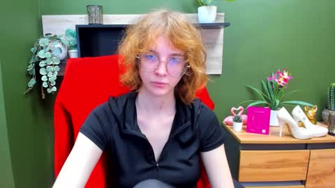 Snapshot of penny_lust chatting on November 2025 07:29:02 AM Penny online show from November 2025 07:29:02 AM