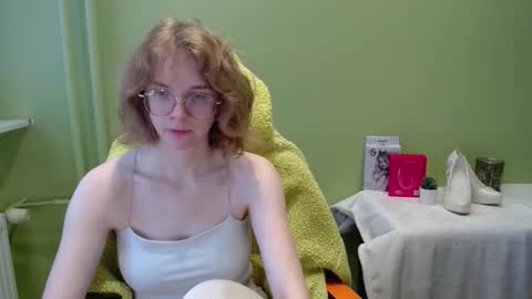 Snapshot of penny_lust chatting on November 2025 07:25:02 AM Penny online show from November 2025 07:25:02 AM