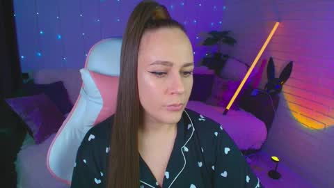 Snapshot of pepper_cat chatting on October 2025 09:31:02 PM Dia online show from October 2025 09:31:02 PM