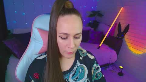 Snapshot of pepper_cat chatting on November 2025 11:18:01 PM Dia online show from November 2025 11:18:01 PM