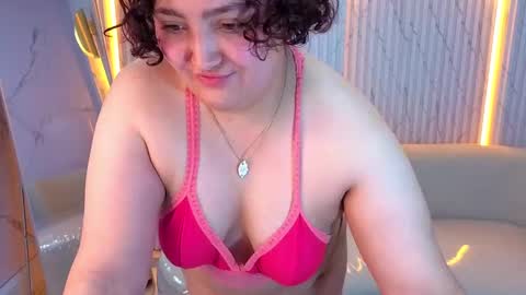 Penelope  online show from September 2025 09:39:02 PM