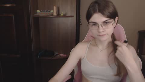 Snapshot of peralez_f chatting on December 2024 02:25:02 AM Farida online show from December 2024 02:25:02 AM