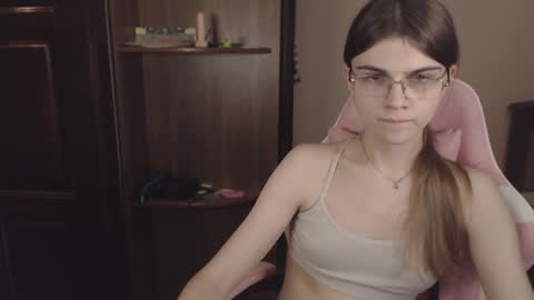 Snapshot of peralez_f chatting on December 2024 09:23:01 PM Farida online show from December 2024 09:23:01 PM