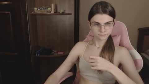 Snapshot of peralez_f chatting on December 2024 12:08:01 AM Farida online show from December 2024 12:08:01 AM