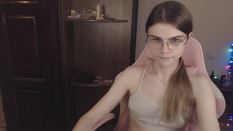 Snapshot of peralez_f chatting on January 2025 12:52:02 AM Farida online show from January 2025 12:52:02 AM