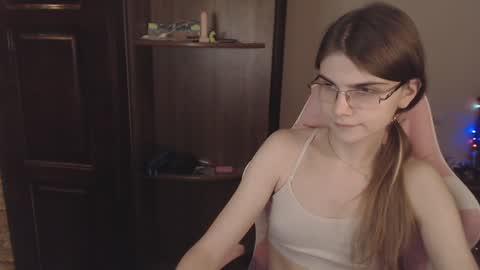 Snapshot of peralez_f chatting on January 2025 06:38:01 AM Farida online show from January 2025 06:38:01 AM