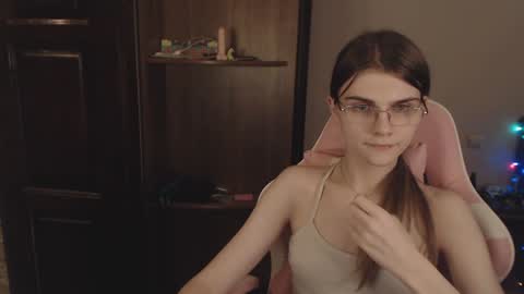 Snapshot of peralez_f chatting on January 2025 04:12:01 AM Farida online show from January 2025 04:12:01 AM