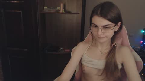 Snapshot of peralez_f chatting on January 2025 04:47:01 AM Farida online show from January 2025 04:47:01 AM