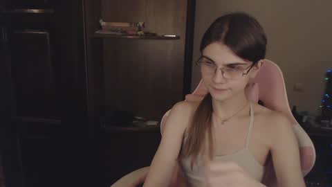 Snapshot of peralez_f chatting on January 2025 09:45:01 PM Farida online show from January 2025 09:45:01 PM