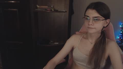 Snapshot of peralez_f chatting on January 2025 12:06:01 AM Farida online show from January 2025 12:06:01 AM