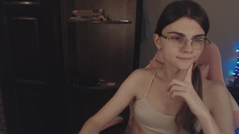 Snapshot of peralez_f chatting on January 2025 09:14:02 PM Farida online show from January 2025 09:14:02 PM