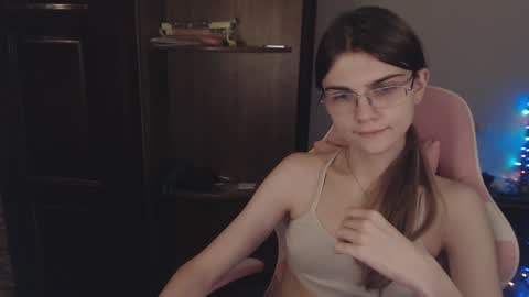 Snapshot of peralez_f chatting on January 2025 12:22:02 AM Farida online show from January 2025 12:22:02 AM