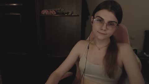 Snapshot of peralez_f chatting on February 2025 12:48:01 AM Farida online show from February 2025 12:48:01 AM