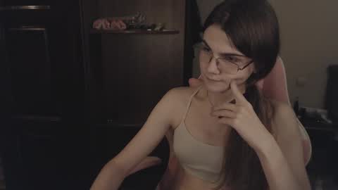 Snapshot of peralez_f chatting on February 2025 12:54:01 AM Farida online show from February 2025 12:54:01 AM