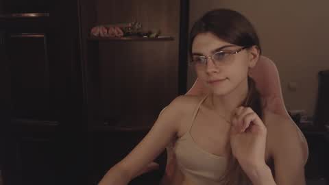 Snapshot of peralez_f chatting on February 2025 01:55:02 AM Farida online show from February 2025 01:55:02 AM