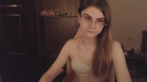 Snapshot of peralez_f chatting on February 2025 02:28:01 AM Farida online show from February 2025 02:28:01 AM