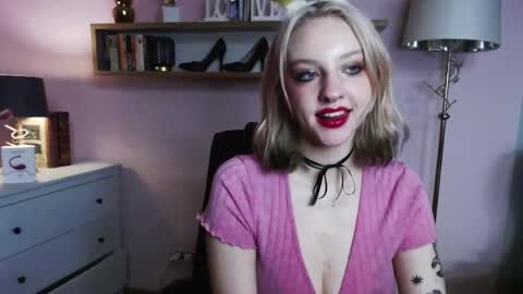 Madeline online show from December 2024 07:20:01 PM