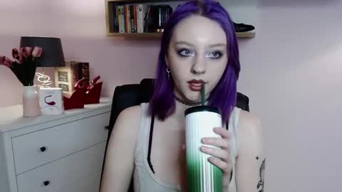 Madeline online show from March 2025 02:43:02 PM