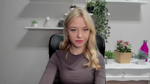 Cindy online show from February 2025 06:31:01 AM