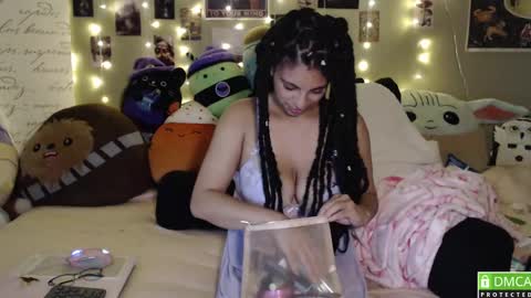 Persephone online show from October 2025 03:14:01 AM