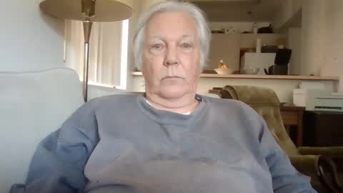 Nut4aNickel online show from November 2025 10:23:01 PM