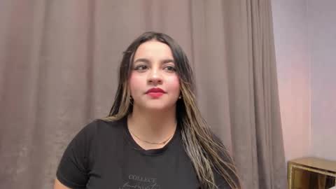 Snapshot of pervert_milf4u_ chatting on December 2024 11:07:02 AM LAURA online show from December 2024 11:07:02 AM