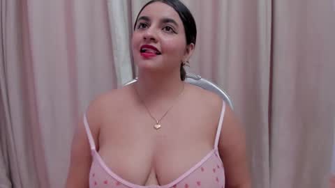 Snapshot of pervert_milf4u_ chatting on January 2025 02:40:02 PM LAURA online show from January 2025 02:40:02 PM