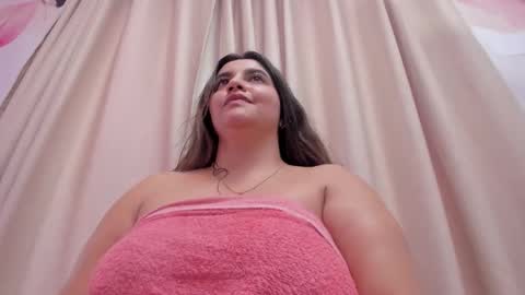 Snapshot of pervert_milf4u_ chatting on January 2025 05:07:02 PM LAURA online show from January 2025 05:07:02 PM