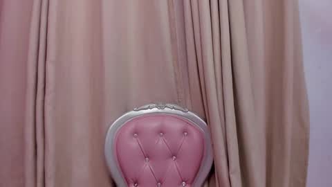 Snapshot of pervert_milf4u_ chatting on January 2025 02:39:01 PM LAURA online show from January 2025 02:39:01 PM