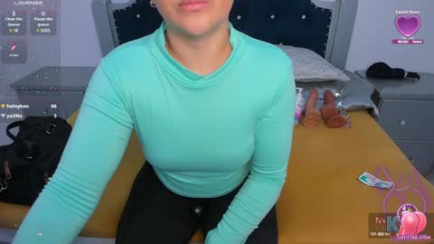 Snapshot of pervert_pantyhose chatting on December 2024 10:42:02 AM Kimberly online show from December 2024 10:42:02 AM