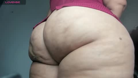 Snapshot of pervertt_mommy chatting on November 2025 08:48:02 AM Alexandra online show from November 2025 08:48:02 AM