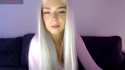 Isabella online show from December 2024 12:07:02 PM