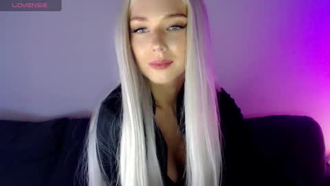 Isabella online show from March 2025 11:19:01 AM