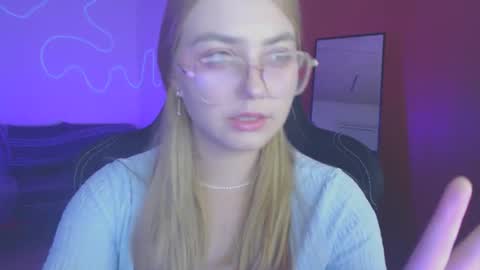 petalkiss online show from October 2025 07:03:02 PM