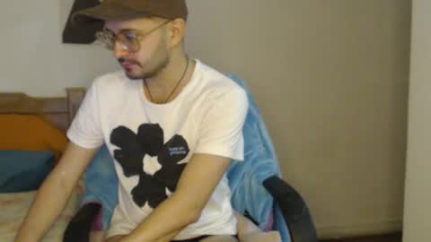 Snapshot of peter_x_annaud chatting on October 2025 11:08:02 AM FELIPE online show from October 2025 11:08:02 AM