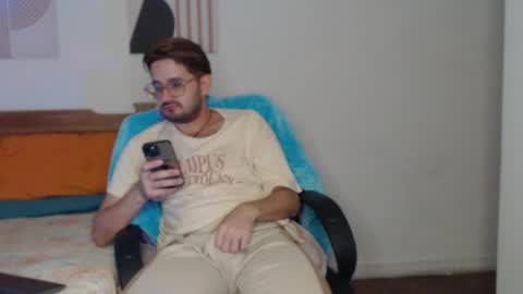 Snapshot of peter_x_annaud chatting on October 2025 11:11:01 AM FELIPE online show from October 2025 11:11:01 AM