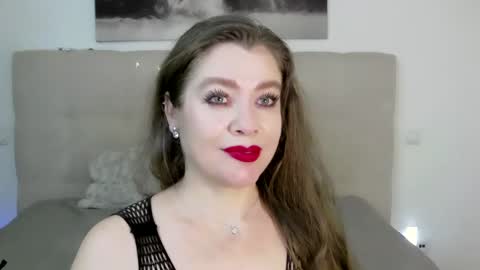 Peters Emily online show from January 2025 09:39:02 PM
