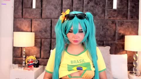 Snapshot of petit_rosseowo chatting on December 2024 05:23:02 PM Im Rosse but u can call me Rossie or Rosita . online show from December 2024 05:23:02 PM