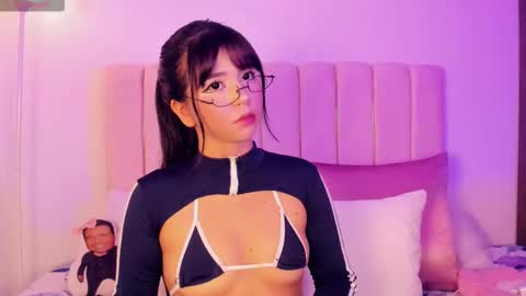 Snapshot of petit_rosseowo chatting on September 2025 01:21:02 AM Im Rosse but u can call me Rossie or Rosita . online show from September 2025 01:21:02 AM